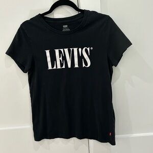 Levi’s t shirt